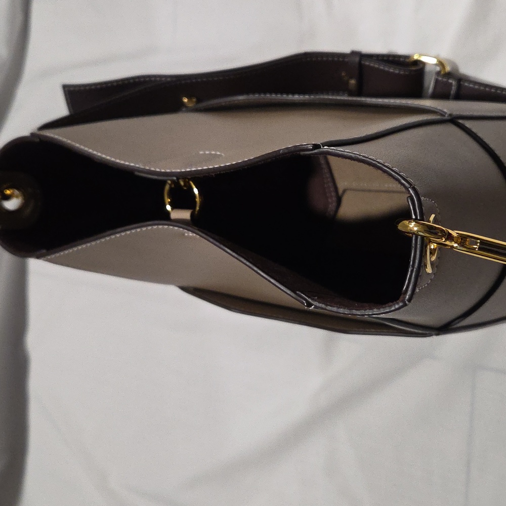 Aallyn Jordan Bucket Bag - Picture 10 of 16